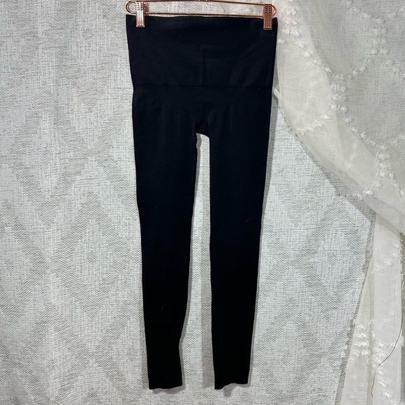 Assets by Spanx black shaping leggings size M - Picture 4 of 7
